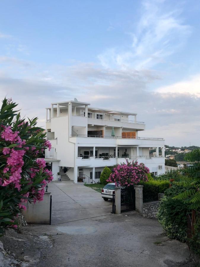 Apartments Rex Улцинь Экстерьер фото