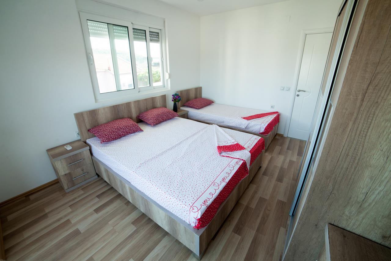 Apartments Rex Улцинь Экстерьер фото