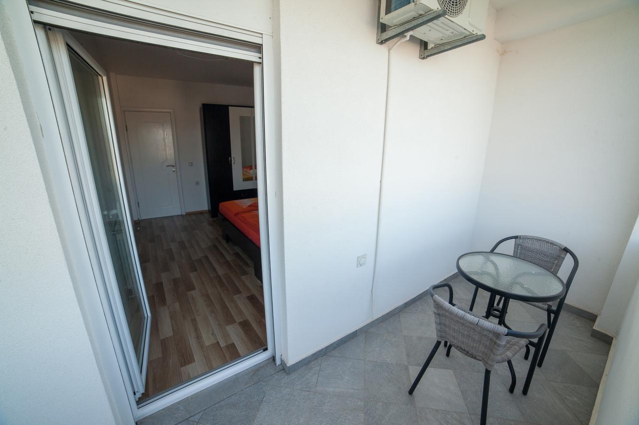Apartments Rex Улцинь Экстерьер фото