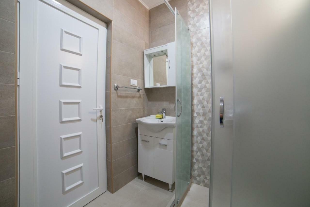 Apartments Rex Улцинь Экстерьер фото